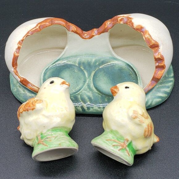 Ceramic Hatched Twin Chicks Single Egg Vintage Salt & Pepper Shaker Set - Picture 7 of 16